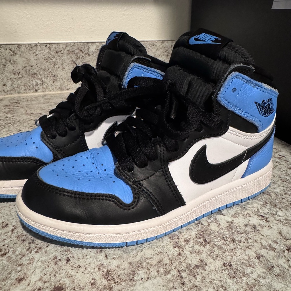 Jordan 1 Retro High OG Kids Size 1